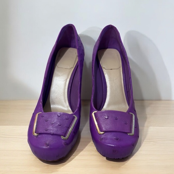 Christian Dior Ostrich Platform Pumps - Picture 2 of 6